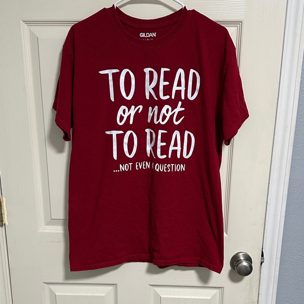 Gildan Maroon/Red Graphic Tee